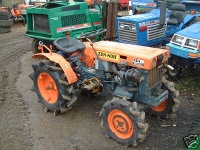 Kubota B7000 4WD compact tractor