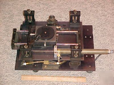 Linear slide w. vert motion rotation and micrometer adj