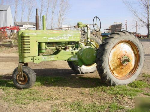 1950 john deere b tractor - styled - running condition 