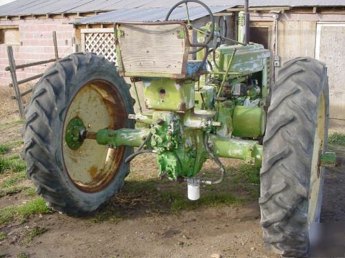 1950 john deere b tractor - styled - running condition 