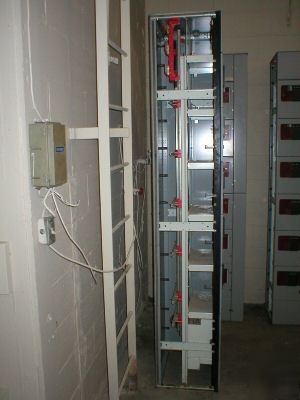 Cutler-hammer freedom f-2100 motor control center / mcc