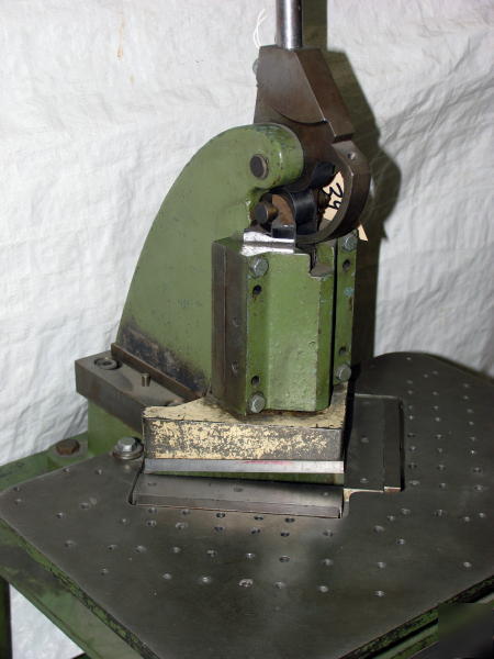 Diacro manual notcher 