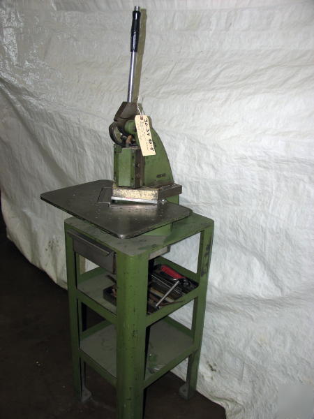 Diacro manual notcher 