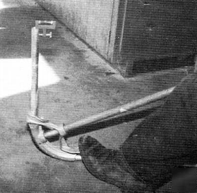 Ventura offset level anti-dog for conduit/pipe bending