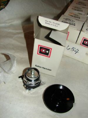 New cutler hammer mushroom pushbutton switch 10250T171 