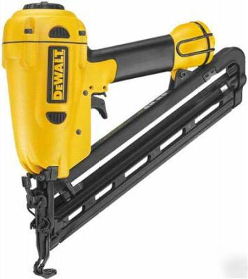 Dewalt 15 gauge 1-1/4'' - 2-1/2 angled finish nailer 