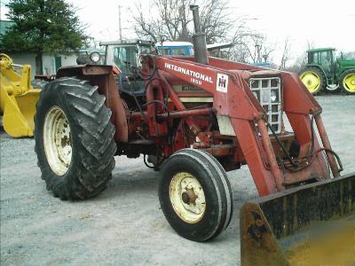 International 674 2WD farm tractor w/1850 loader-61HP