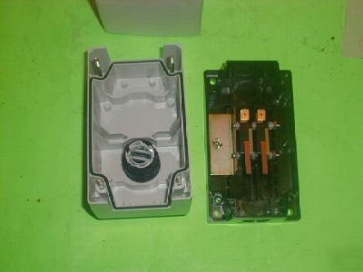 New abb 908-906 push button station in box
