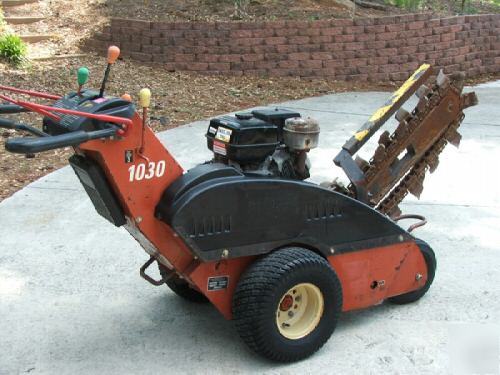 1998 ditch witch 1030 walk behind trencher, 11HP honda