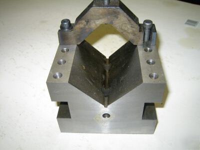 New vee block 4X3X3 atco 