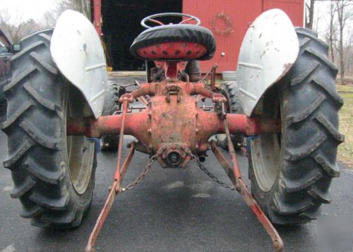 1939 ford 9N tractor runs good-needs hydraulic overhaul